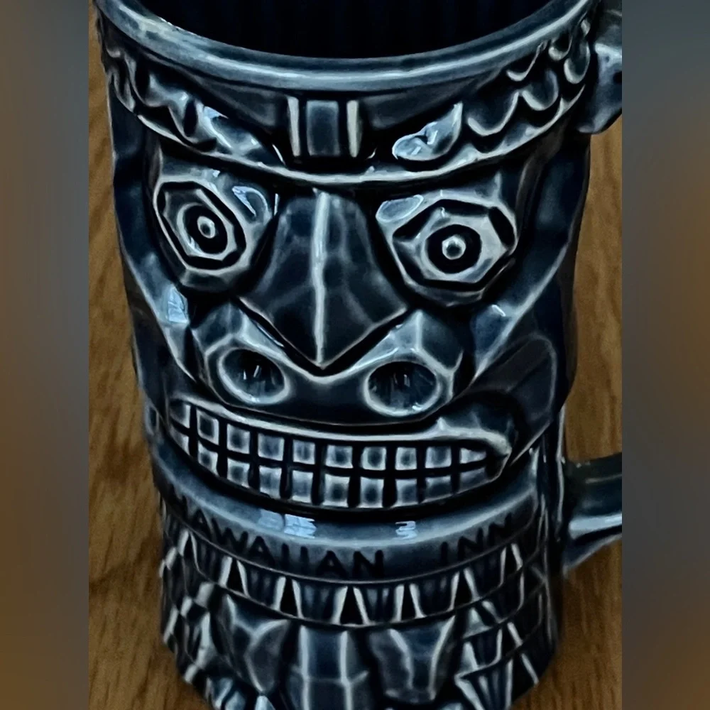 Hawaiian Inn Tiki Mug - Picture 4 of 7